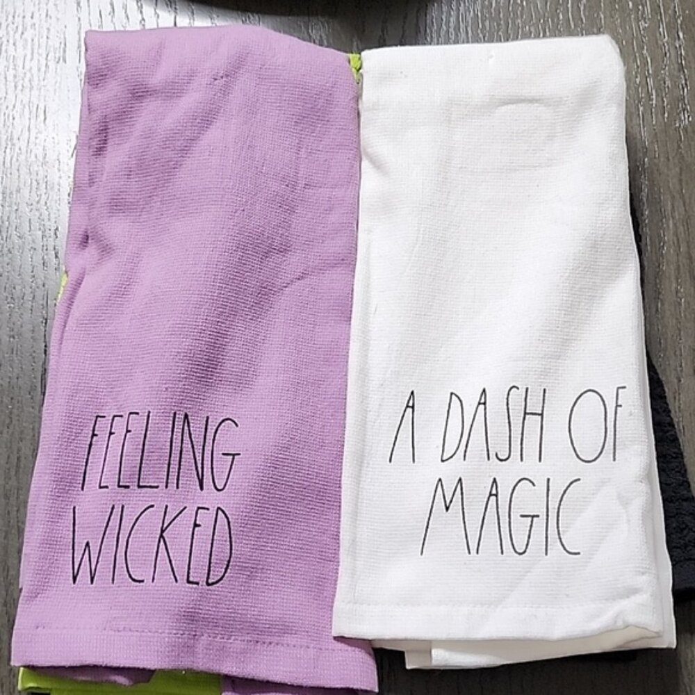 RAE DUNN KITCHEN TOWELS